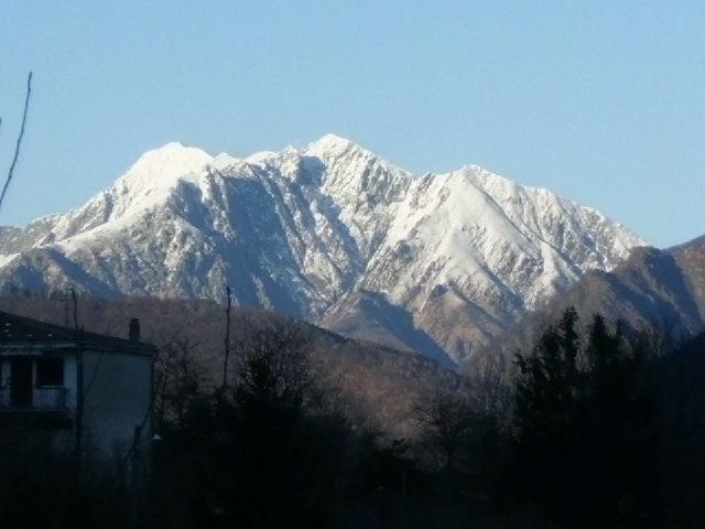 B&B Al Mutpron Casale Corte Cerro Екстер'єр фото
